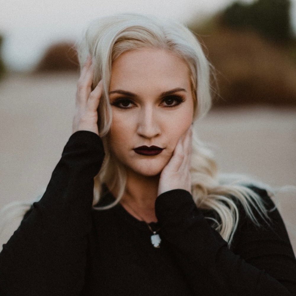 Meet your Posher, Lacey